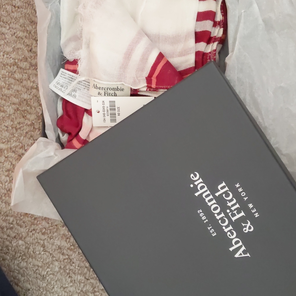 A&F scarf